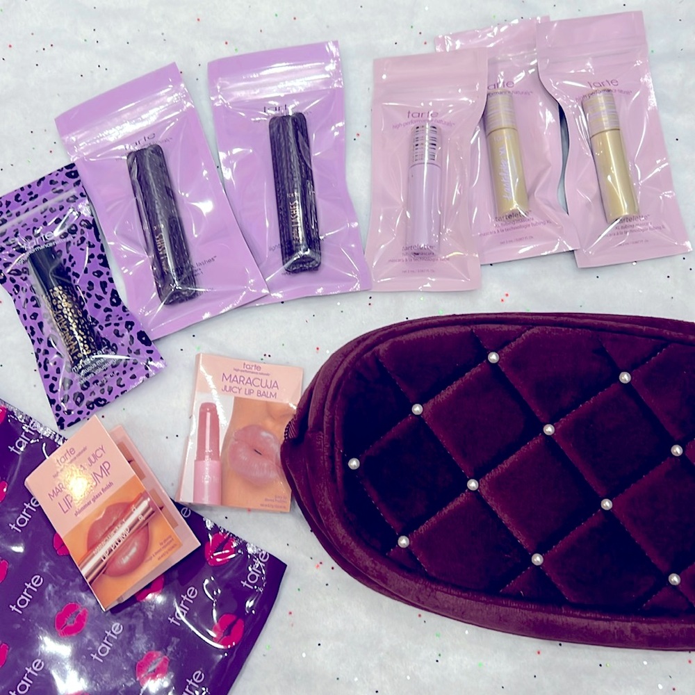 New taste makeup bundle and bag